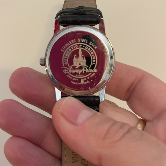 Disney Parks Mickey Mouse Watch Like New - Picture 4 of 8